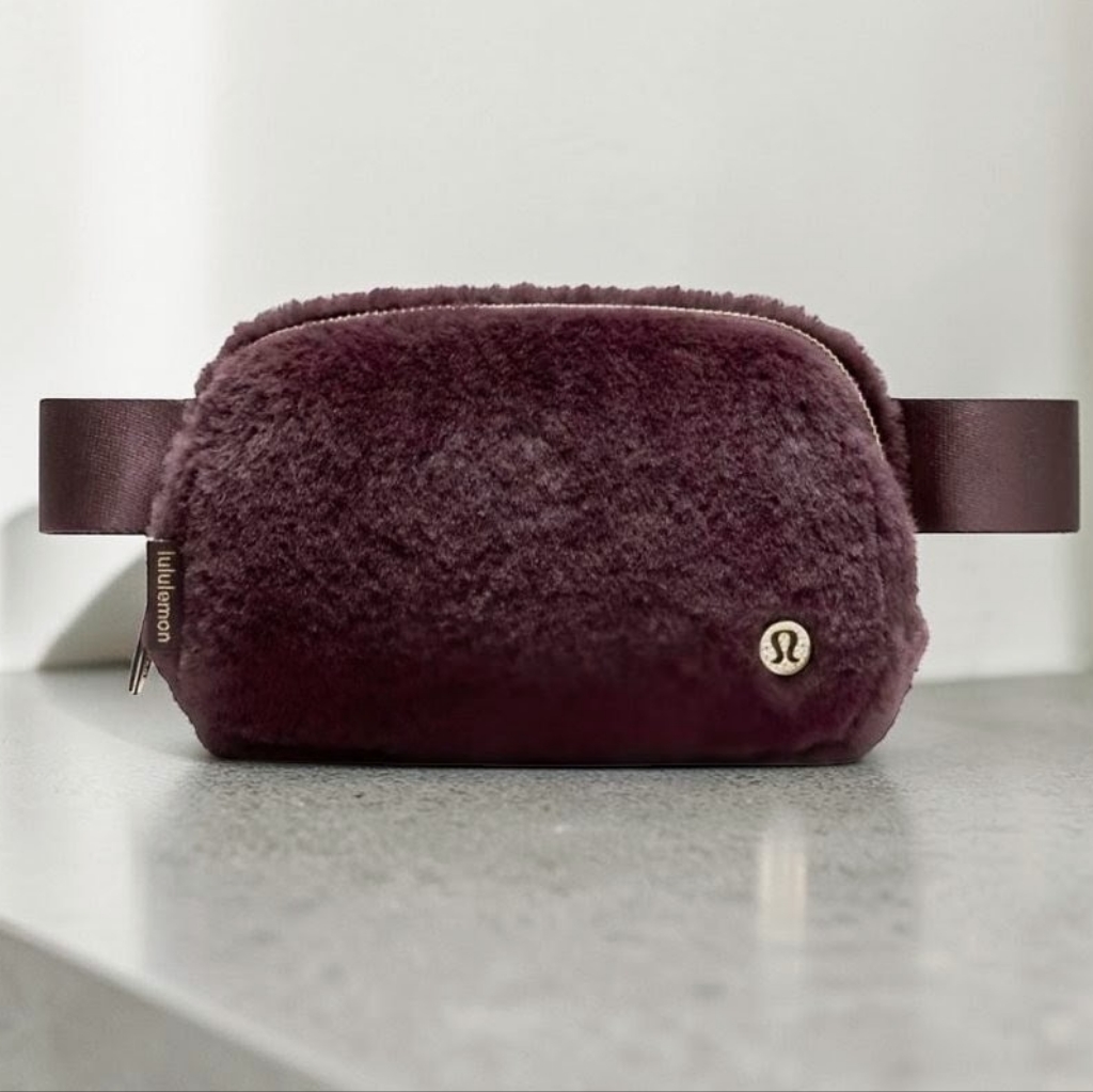 New Lululemon Everywhere Belt Bag 1l - Black Plum/Gold Plush Fleece